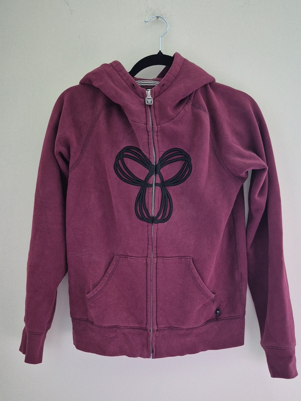 🍁 3/$25 Aritzia Vintage Burgundy Zip Hoodie